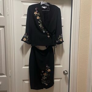 Maggy London Vintage Charm Embroidered Skirt Suit Crossover Blazer Size 6